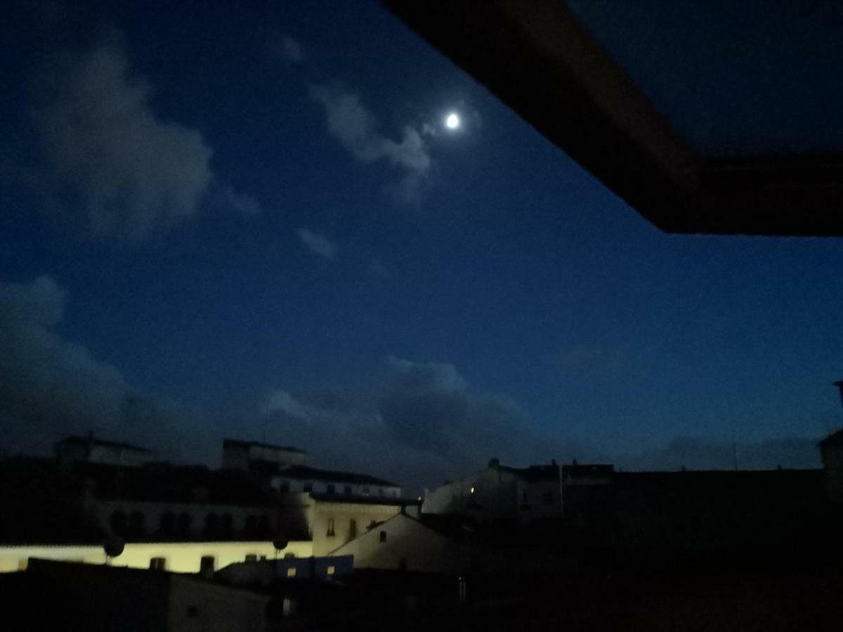 La Casa De La Luna Ávila Luaran gambar